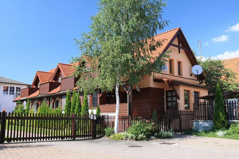 Penzion Real Žiar Esterno foto